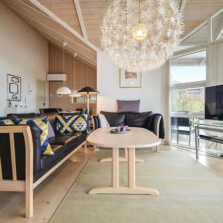 Vakantiehuis Cozy In With Kitchen *